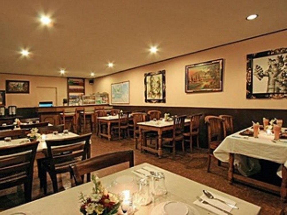 OYO 3244 Grand Chandra Hotel Denpasar Exteriör bild