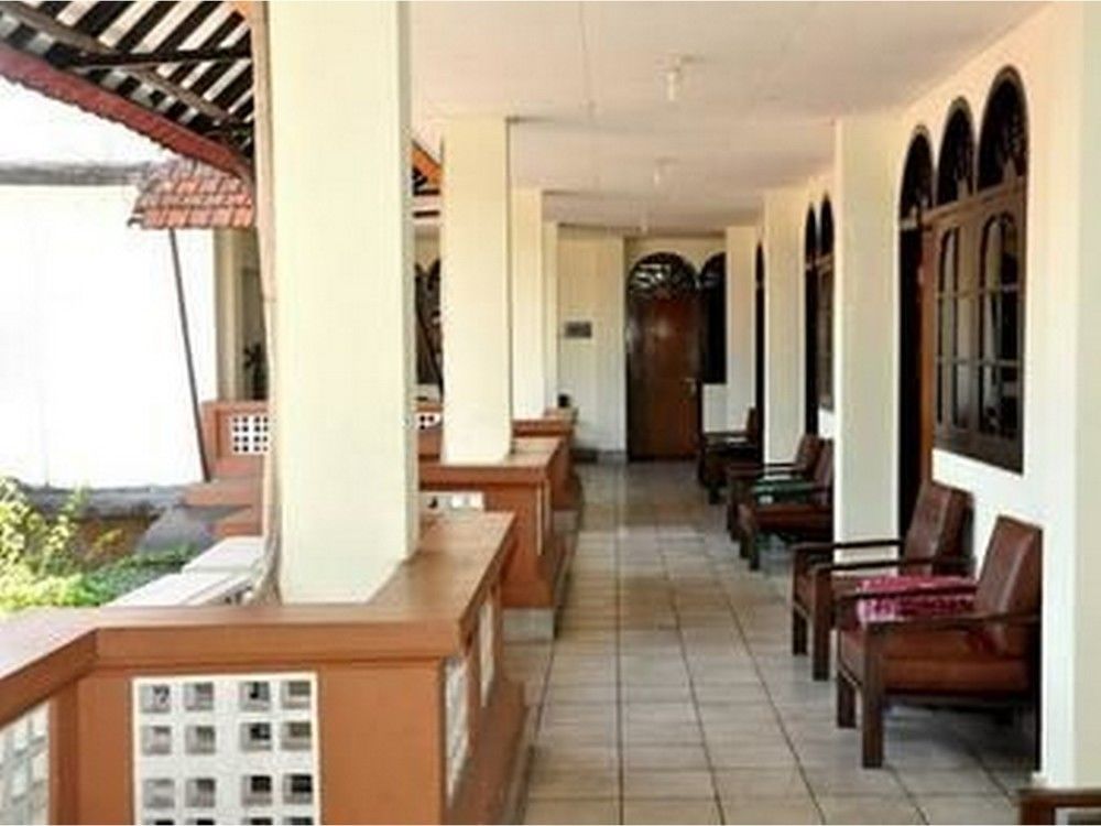 OYO 3244 Grand Chandra Hotel Denpasar Exteriör bild